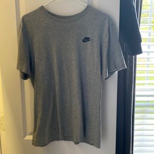 Nike men’s shirt